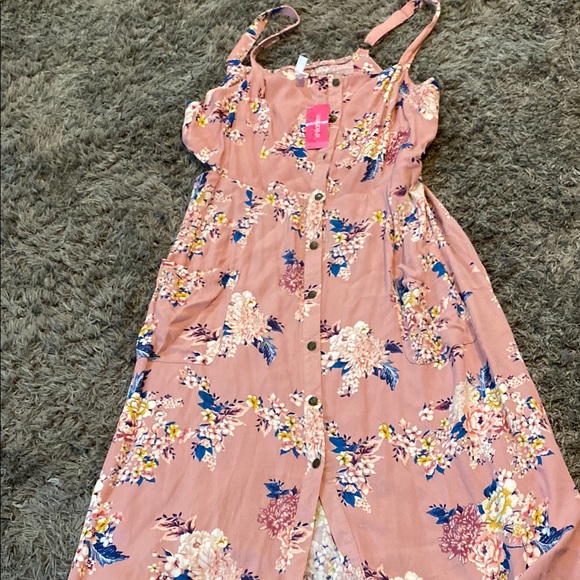 Xhilaration Dresses & Skirts - Xhilaration Pink and Blue button down Midi Dress with pockets and cutout on side
